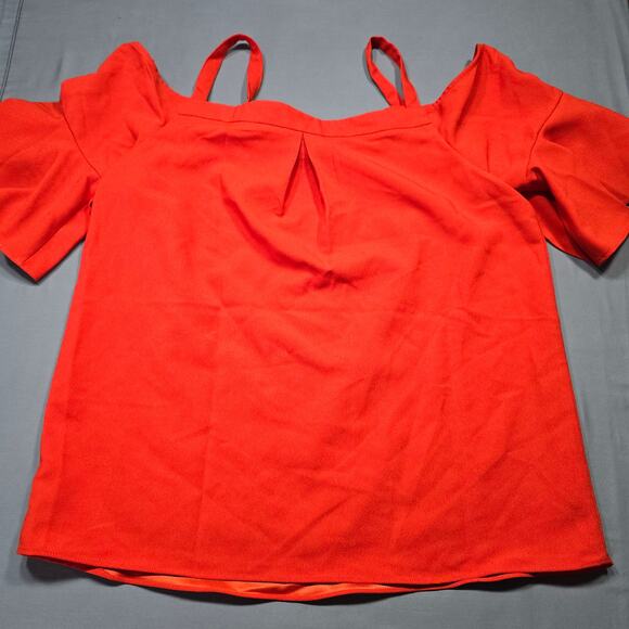 Essentials Bold Tomato Red Shirt Strappy Cold Shoulder Short Sleeve Women Size M - Picture 2 of 9